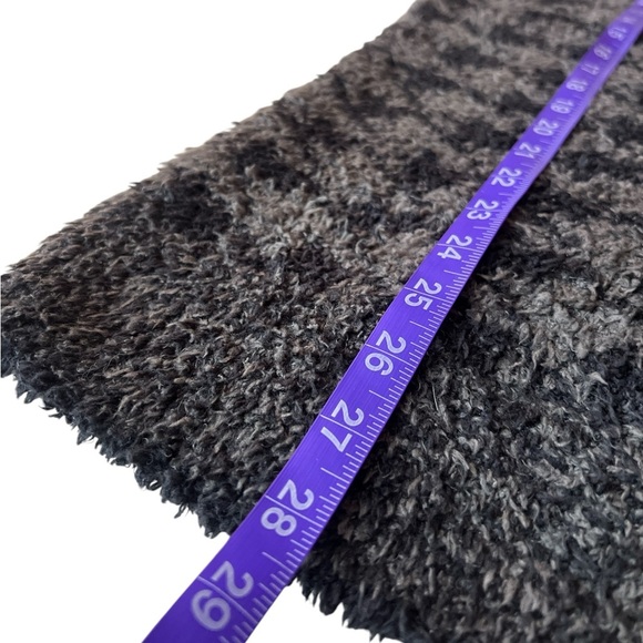 SKIMS Cozy Knit Teddy Plush Houndstooth Gray Chalk Lounge Sweater - Picture 7 of 9